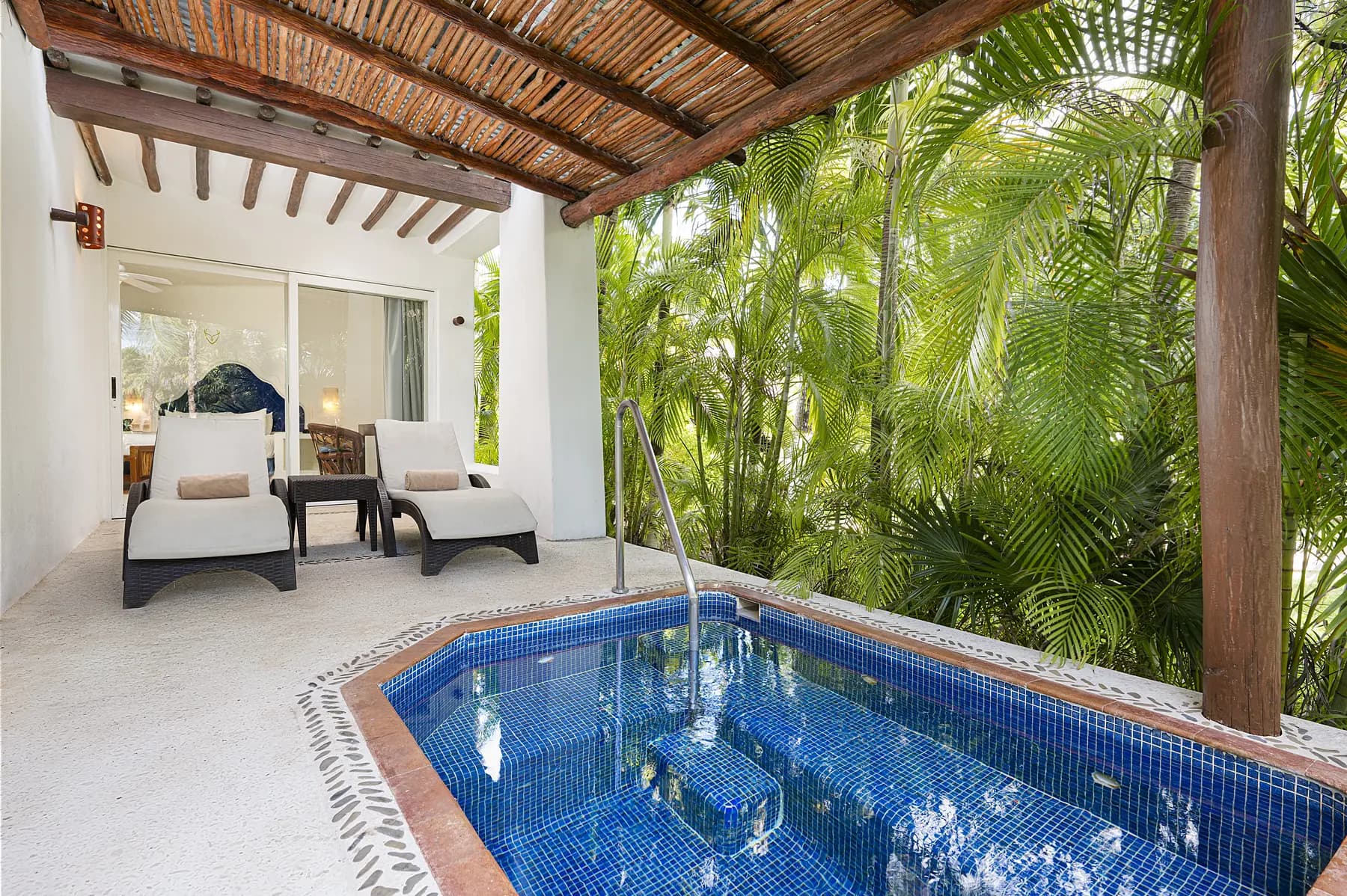 Private plunge pool in a Master Suite at Desire Pearl
